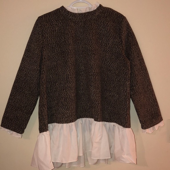 Loose Ruffle Sweater - Picture 2 of 3